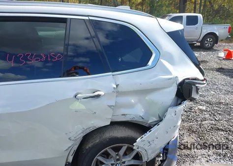 2022 BMW X5 xDrive40I z USA, uszkodzony, nr VIN 5UXCR6C06N9K20035